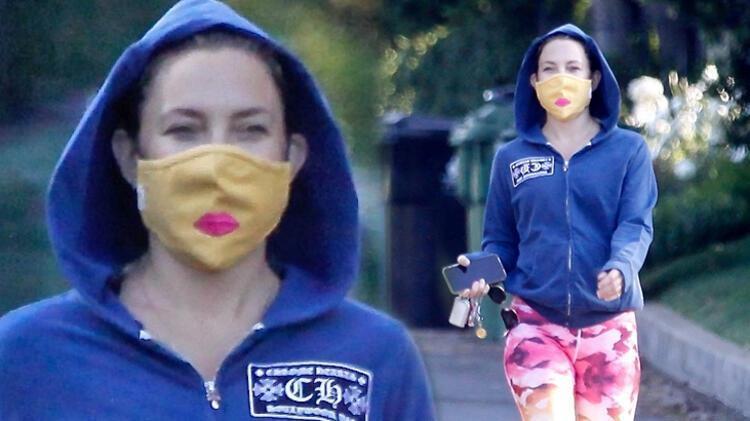 Kate Hudsondan öpücüklü maske