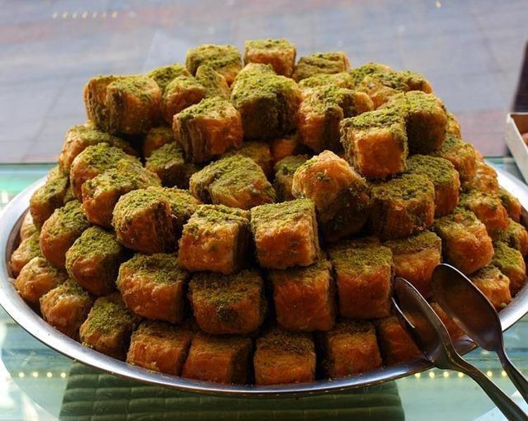 Hangi tatlı kaç kalori Hangi tatlı kaç dakika yürüyüş ile yakılıyor