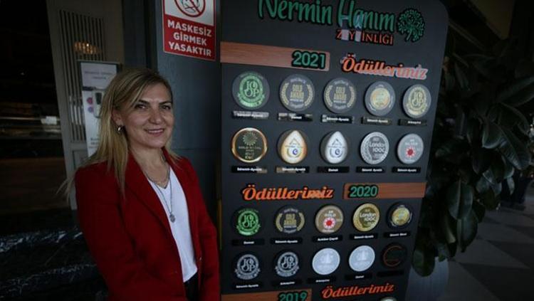ÖDÜLE DOYMADI
