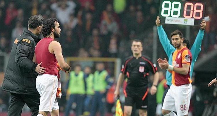 Selçuk İnan yıllar sonra o anı anlattı Fenerbahçe maçında sahayı neden terk etti