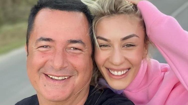 Acun Ilıcalının sevgilisi Ayça Çağla Altunkaya yakın arkadaşıyla doyasıya eğlendi