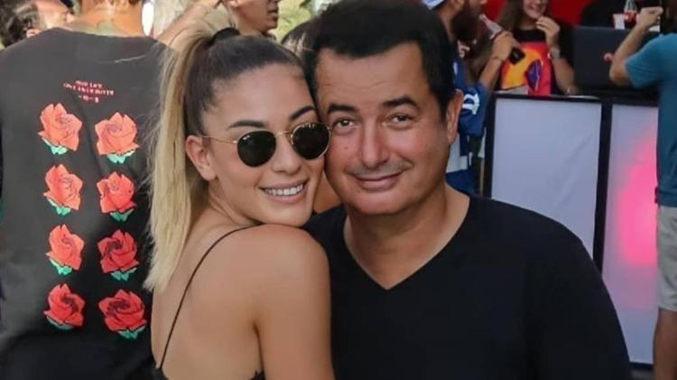 Acun Ilıcalının sevgilisi Ayça Çağla Altunkaya yakın arkadaşıyla doyasıya eğlendi