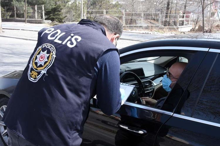 BİLİM KURULU ÜYESİ TURAN: ARTIŞ DEVAM EDERSE HER TÜRLÜ ÖNLEM KONUŞULUR