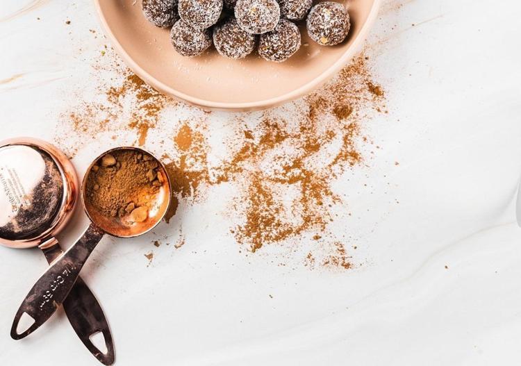 ŞEKERSİZ ÇİKOLATA TARİFİ MALZEMELERİ