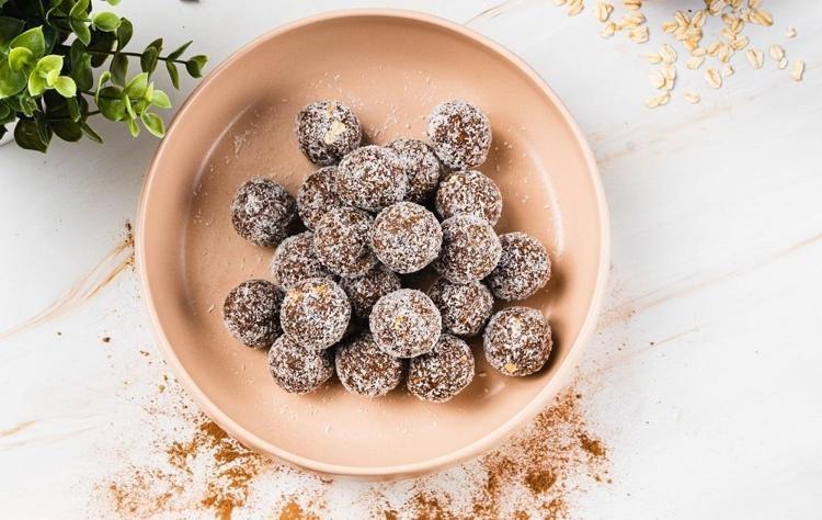 ŞEKERSİZ ÇİKOLATA TARİFİ YAPILIŞI