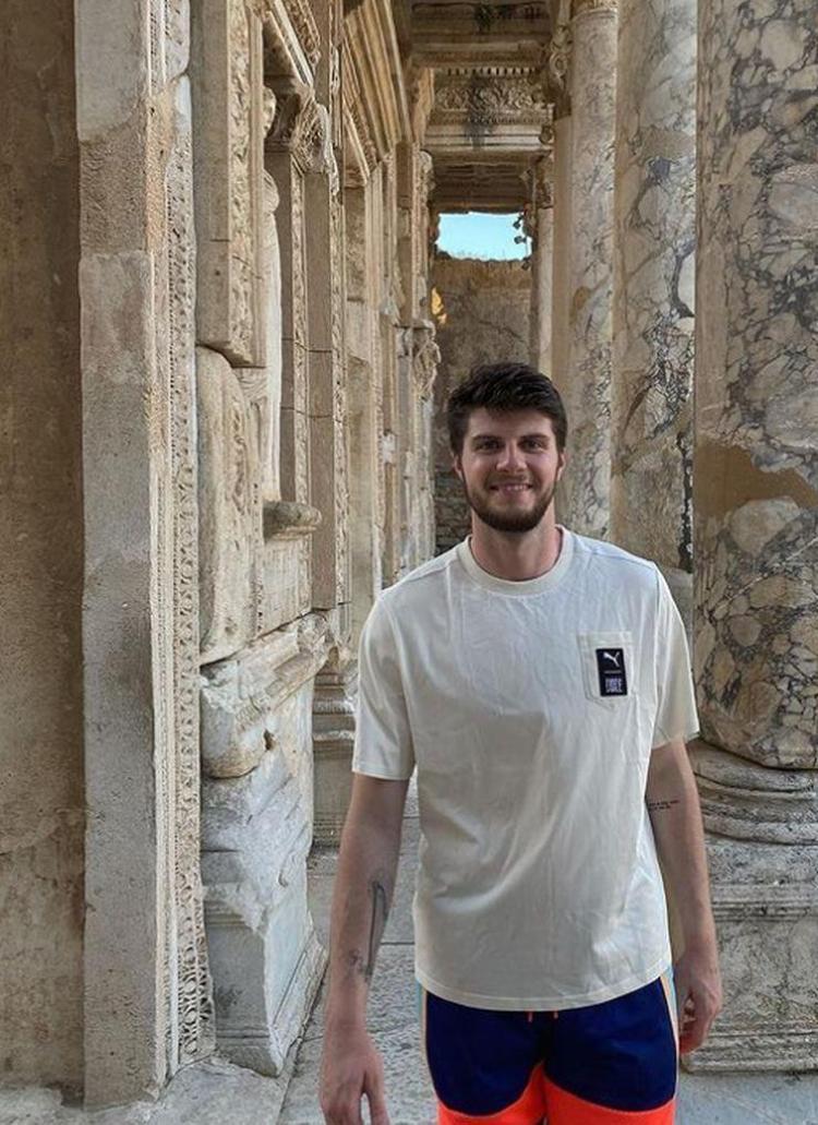Selin Ciğerci ile aşk yaşadığı iddia edilen Metecan James Birsenden açıklama