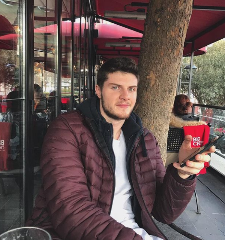 Selin Ciğerci ile aşk yaşadığı iddia edilen Metecan James Birsenden açıklama