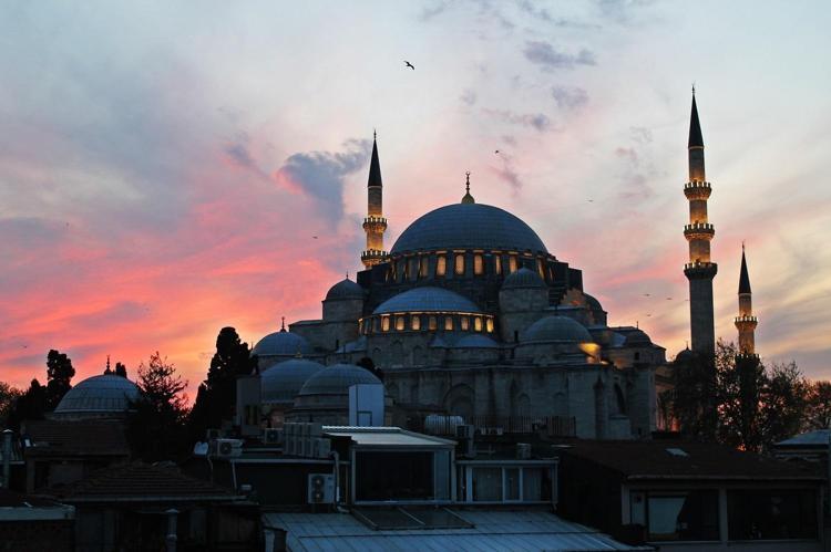 Yatsı namazı vakti ne zaman başlar
