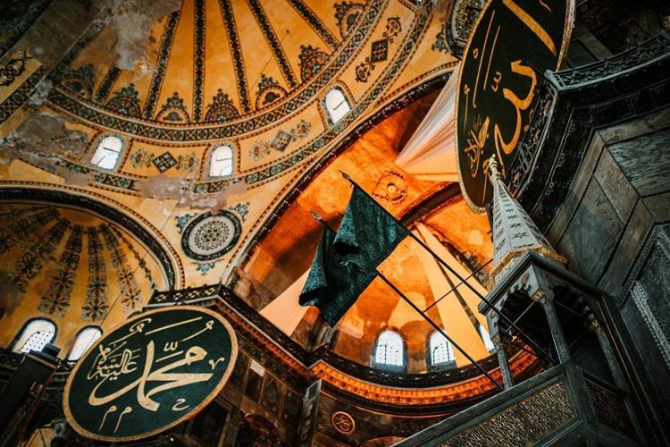 Öğle namazı nasıl kılınır Kaç rekattır, hangi sureler okunur Erkek ve kadınlar için kılınışı
