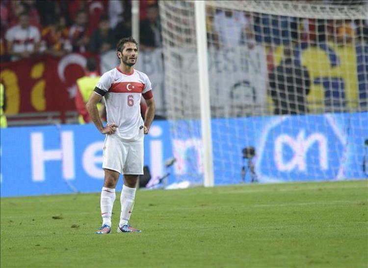 Milli takımda oyuncular şikayet etti, Hamit Altıntop ihtimali belirdi