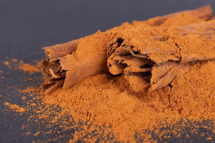 Yoğurdun içine bir tutam eklemek yetiyor Gece tüketince metabolizma hızını iki katına çıkarıyor