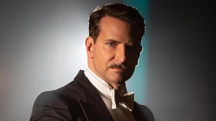 Bradley Cooper: Altı saat boyunca çıplak kaldım