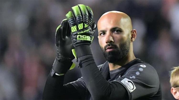 Fenerbahçe kaleyi Sinan Bolat ile güçlendirecek