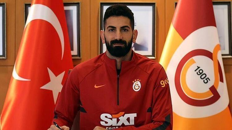Galatasaray taraftarı takımı ayrı, İsmail Çipeyi ayrı eleştiriyor