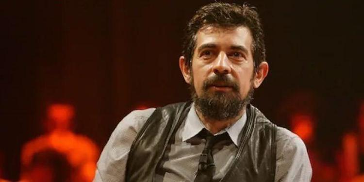 Cenk Erenden Okan Bayülgene çok sert tepki: Dayak yememek için kendini müdüriyete kilitledi