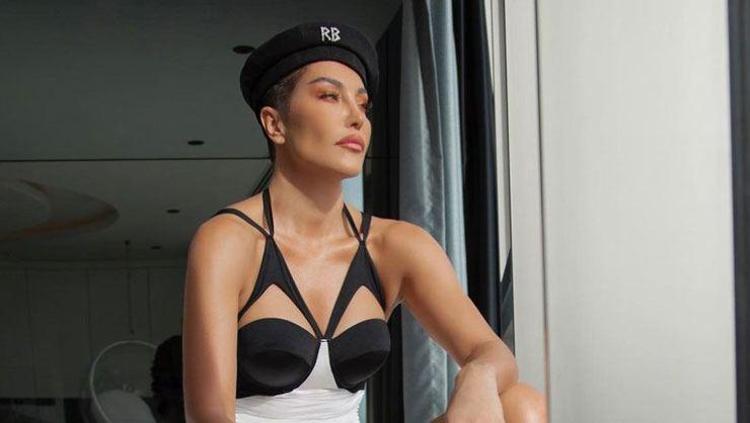 Deniz Akkaya o haberler sonrası canlı yayına çekiçle çıktı
