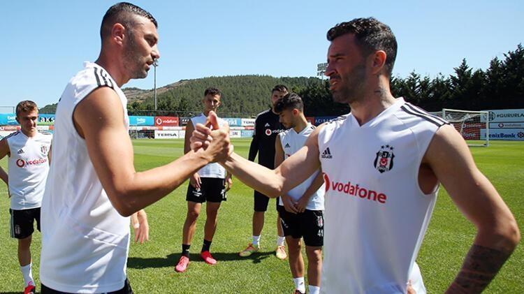 Burak Yılmazın ismi Süper Lig devleri ile anılıyor Babası tartışmalara son noktayı koydu...