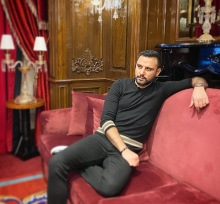 Alişan, şimdi de 2 kadın arasında kaldı