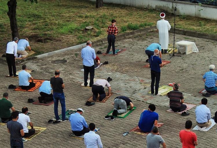 CUMA GÜNLERİ ÖĞLE NAMAZI KILINIŞI VE NİYETİ