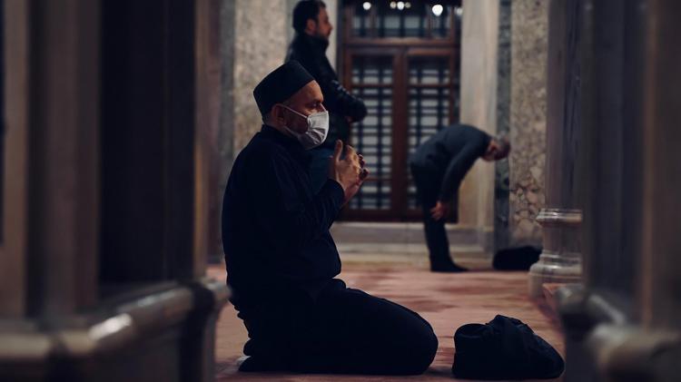 CUMA GÜNÜ ÖĞLE NAMAZI KAÇ REKAT KILINIR