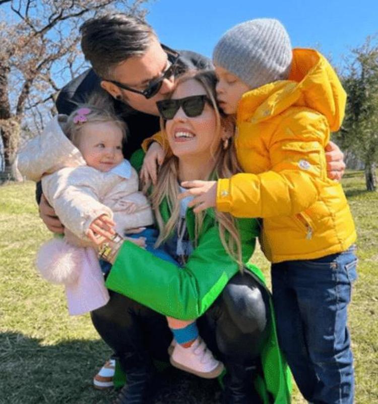 DÖRT YIL ÖNCE EVLENDİLER