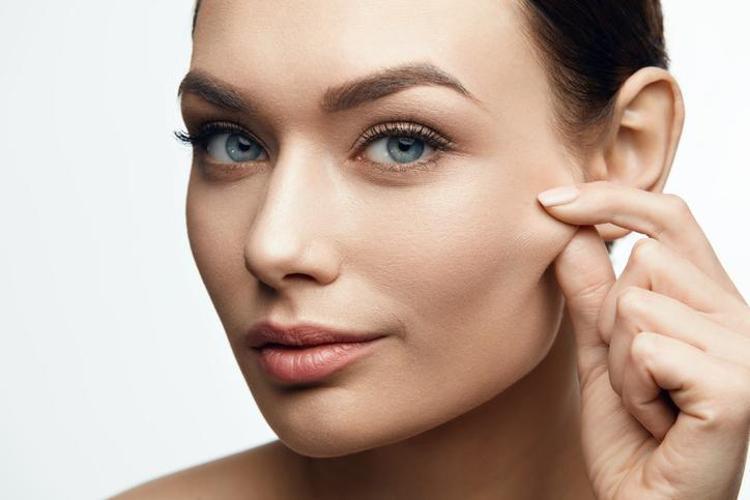 En yeni anti aging trend: Sıvı Yüz Germe
