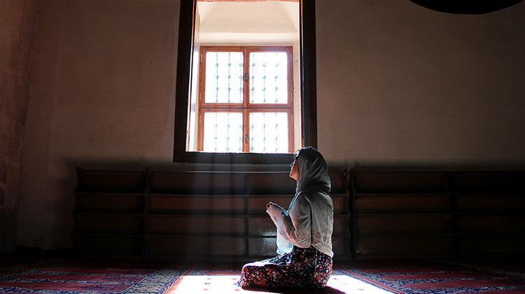 Peygamber Efendimizin Kadir Gecesinde okuduğu dua Kadir Gecesi duası Türkçe ve Arapça okunuşu
