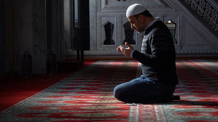 Peygamber Efendimizin Kadir Gecesinde okuduğu dua Kadir Gecesi duası Türkçe ve Arapça okunuşu
