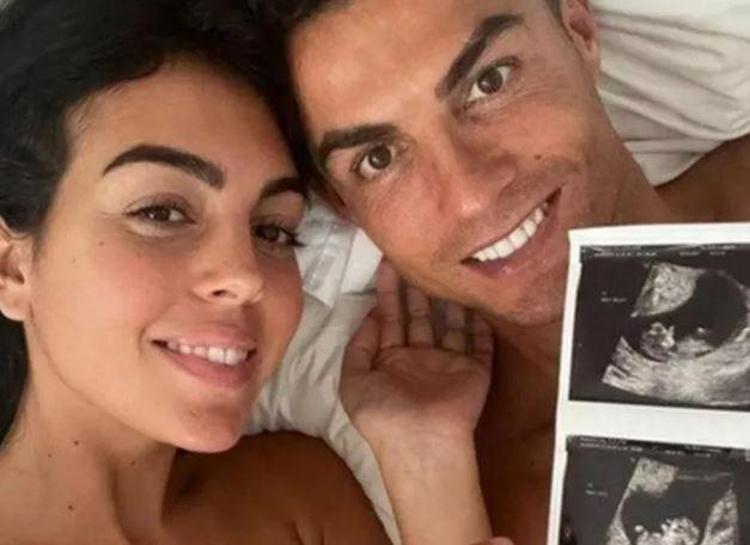Cristiano Ronaldo ve Georgina Rodriguezin bebeklerinin ismi belli oldu