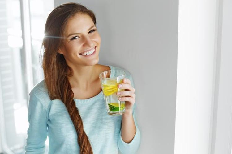 Her sabah limonlu su içtiğinizde ne olur