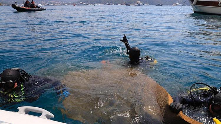 Göcek koylarında deniz dibinden 300 kilo atık çıkarıldı