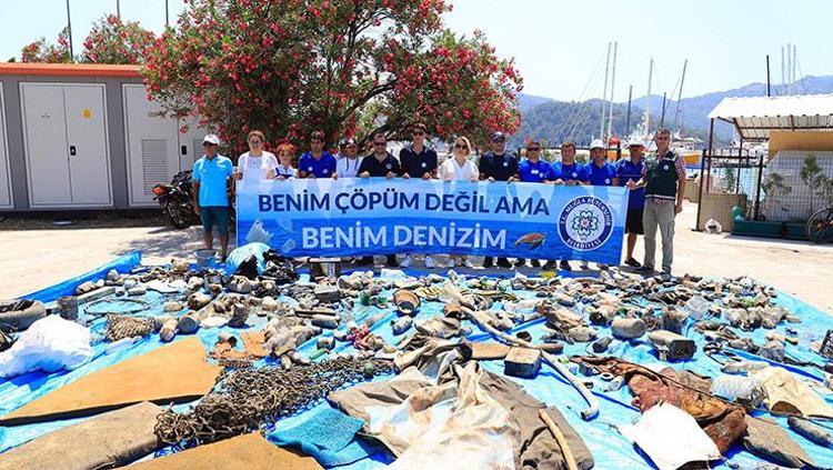 Göcek koylarında deniz dibinden 300 kilo atık çıkarıldı