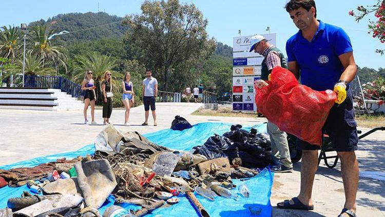 Göcek koylarında deniz dibinden 300 kilo atık çıkarıldı