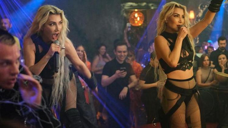 Hande Yener: Berksan da Mustafa Topaloğlu da kusura bakmasın...