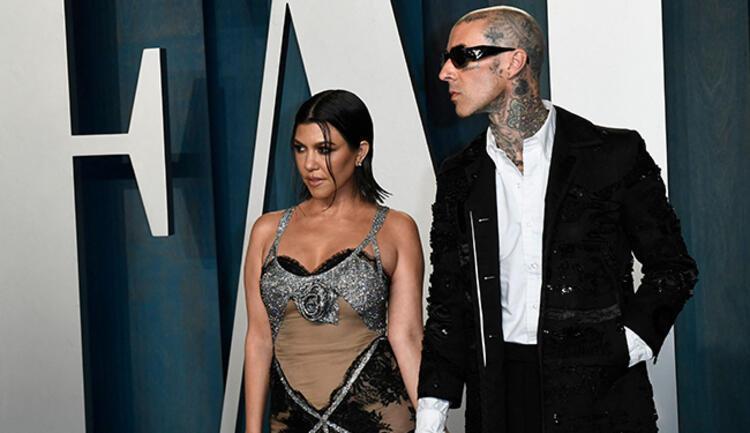 Travis Barker ve Kourtney Kardashiandan küvet pozu