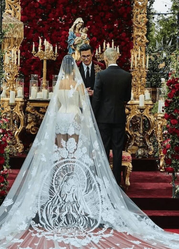 Travis Barker ve Kourtney Kardashiandan küvet pozu