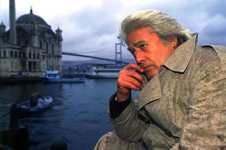 Cüneyt Arkının hiç yayınlanmamış son röportajı Gidenlere kızıyorum, niye bıraktınız beni