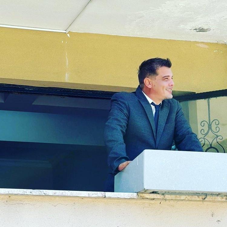 OYUNCULUĞU HEM ÖZLEMİŞİM HEM ÖZLENMİŞİM