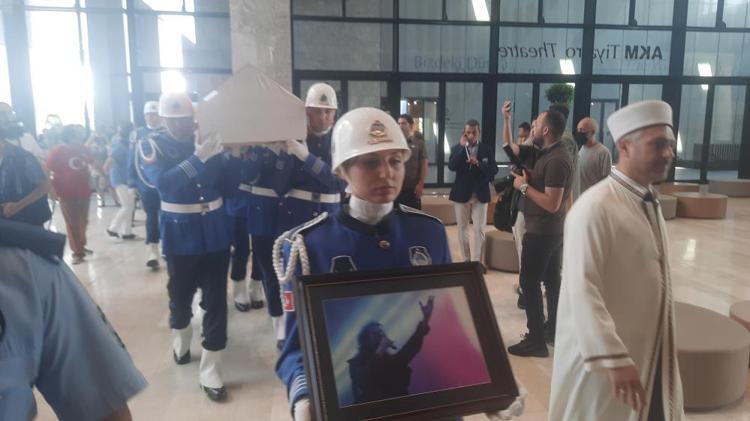Usta sanatçı İlhan İrem veda...