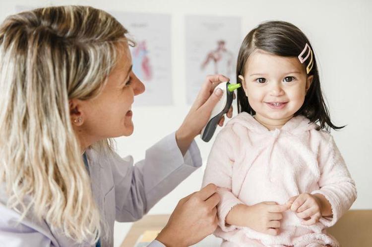 Çocuklarda orta kulak iltihabı, işitme azlığı ile kendini belli ediyor