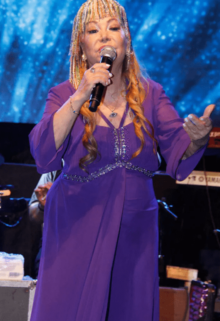 İZMİRDE KÖYE YERLEŞTİ