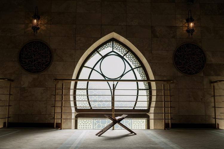 Rüyada din adamı, imam veya din alimi görmek ne anlama gelir?