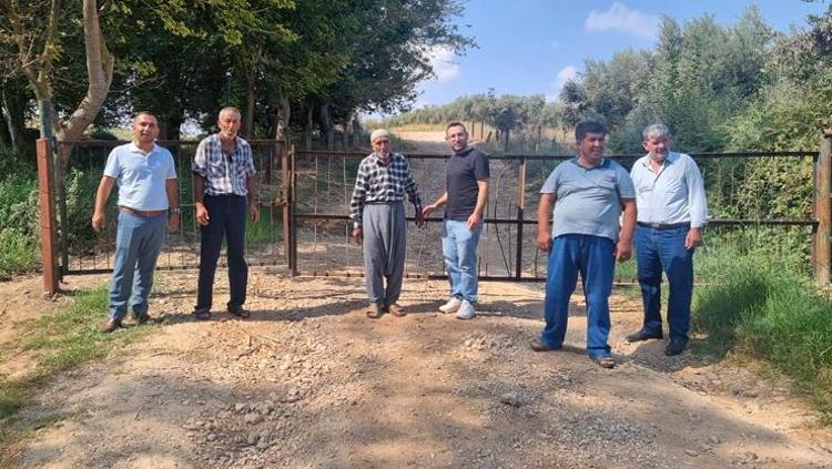 Kapı koyulan yoldan geçemeyen mahalleli isyan etti Türkiye-Suriye sınırı gibi