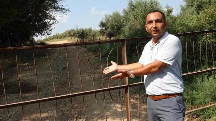 Kapı koyulan yoldan geçemeyen mahalleli isyan etti Türkiye-Suriye sınırı gibi