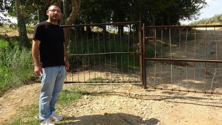 Kapı koyulan yoldan geçemeyen mahalleli isyan etti Türkiye-Suriye sınırı gibi