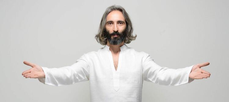 Fırat Tanış ‘İyilik Genimizde Var’ projesi için sahneye çıktı