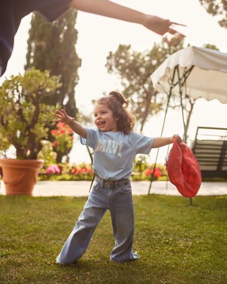 Hande Erçelin kanser tedavisi gören yeğeni Maviden duygulandıran video