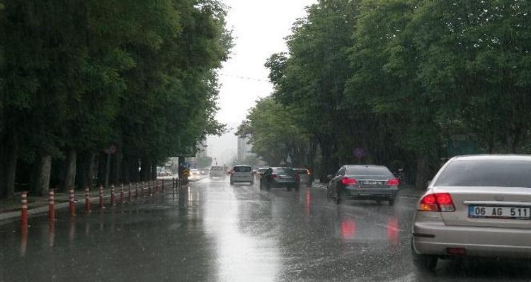 KUVVETLİ RÜZGAR UYARISI