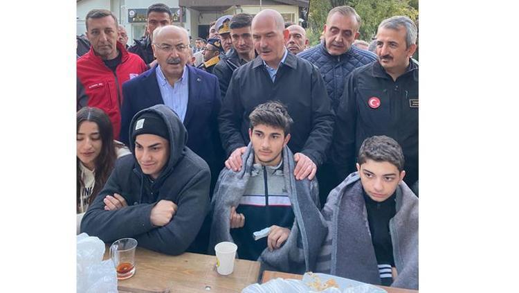 İzmirdeki 4.9luk deprem korkuttu Uzmanlar ikiye bölündü