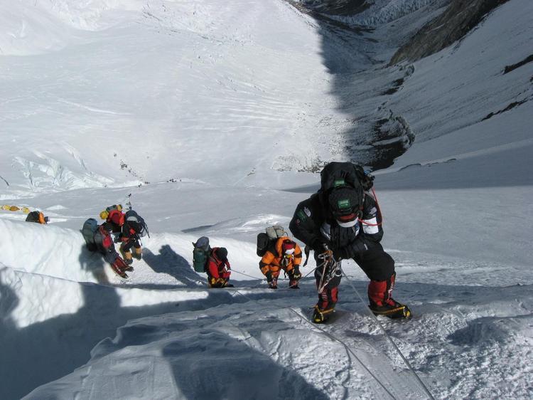 EVERESTTE TIRMANIŞ